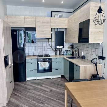 Продается 1-комнатная квартира, 42 м²