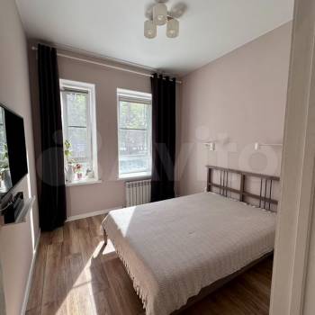 Продается 1-комнатная квартира, 42 м²