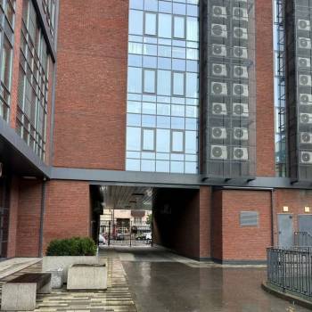 Продается Многокомнатная квартира, 135,8 м²