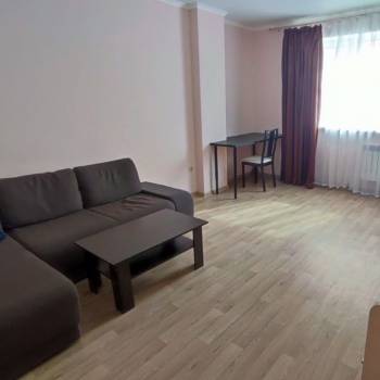 Продается 1-комнатная квартира, 46 м²