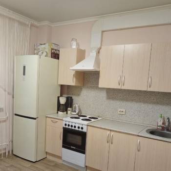 Продается 1-комнатная квартира, 46 м²