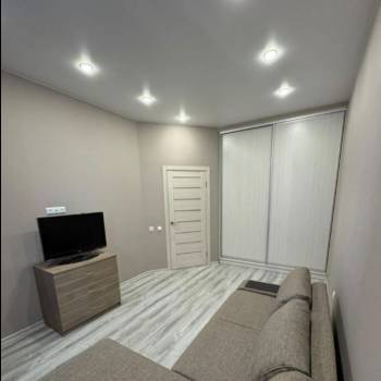 Продается 1-комнатная квартира, 36 м²