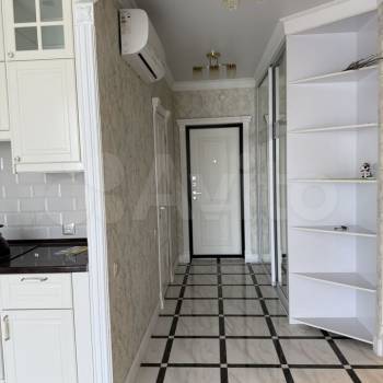 Продается 1-комнатная квартира, 52 м²