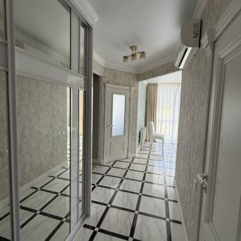 Продается 1-комнатная квартира, 52 м²