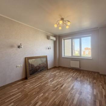 Продается 1-комнатная квартира, 52,7 м²
