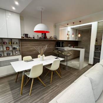 Продается 2-х комнатная квартира, 82 м²