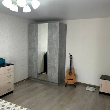 Продается 1-комнатная квартира, 46 м²