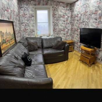 Продается Многокомнатная квартира, 100 м²