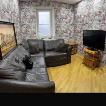 Продается Многокомнатная квартира, 100 м²