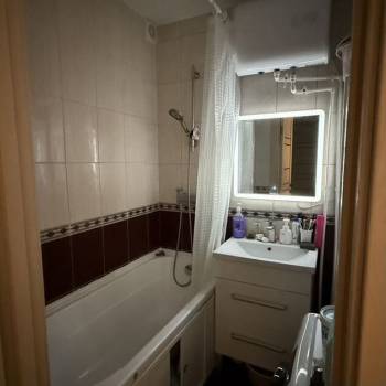 Продается 3-х комнатная квартира, 64 м²