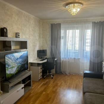 Продается 1-комнатная квартира, 42 м²