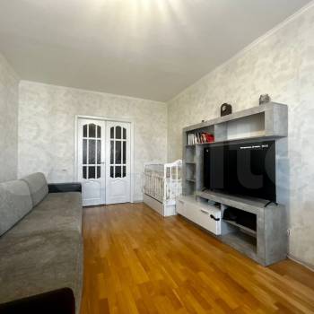 Продается 1-комнатная квартира, 42 м²