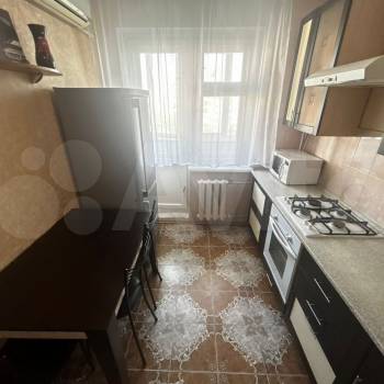 Продается 1-комнатная квартира, 42 м²