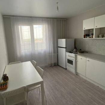 Продается 1-комнатная квартира, 37 м²