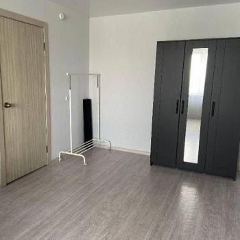 Продается 1-комнатная квартира, 37 м²