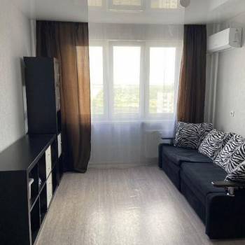 Продается 1-комнатная квартира, 37 м²