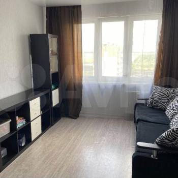 Продается 1-комнатная квартира, 37 м²