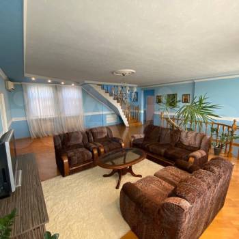 Продается Дом, 290 м²