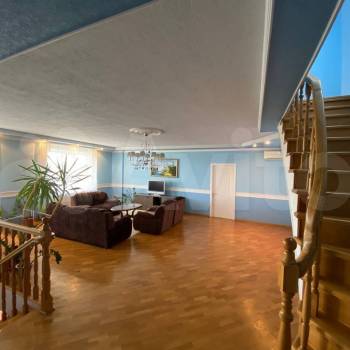 Продается Дом, 290 м²