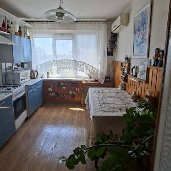 Продается 3-х комнатная квартира, 58 м²