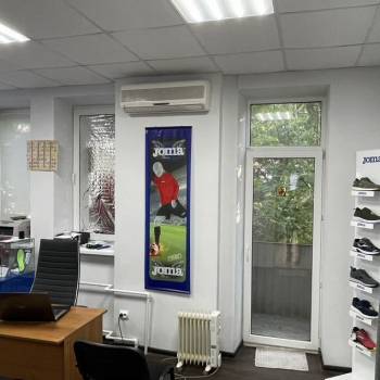 Продается Нежилое помещение, 200 м²