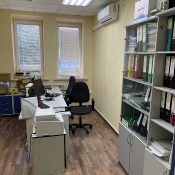 Продается Нежилое помещение, 200 м²