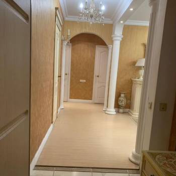 Продается Многокомнатная квартира, 90 м²