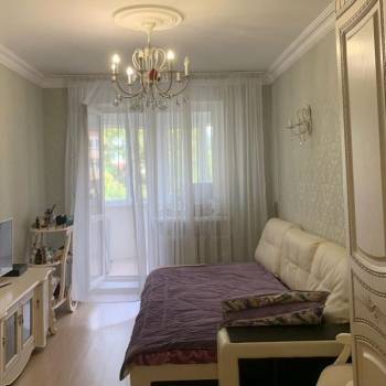 Продается Многокомнатная квартира, 90 м²