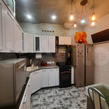 Продается Многокомнатная квартира, 90 м²