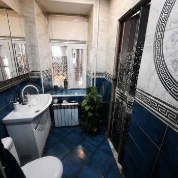 Продается Многокомнатная квартира, 90 м²