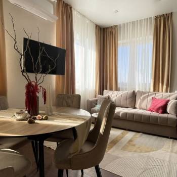 Продается 1-комнатная квартира, 42 м²