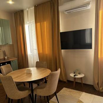 Продается 1-комнатная квартира, 42 м²