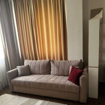 Продается 1-комнатная квартира, 42 м²