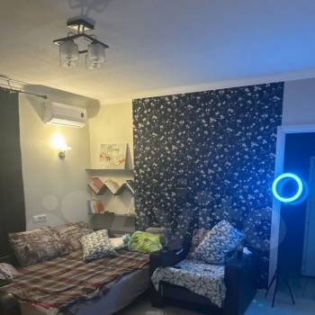 Продается 1-комнатная квартира, 36 м²