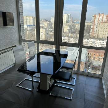 Продается 2-х комнатная квартира, 92 м²