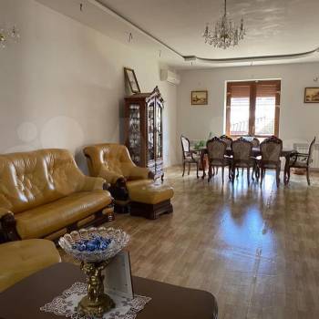 Продается Дом, 350 м²