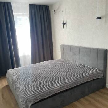 Продается 1-комнатная квартира, 42 м²