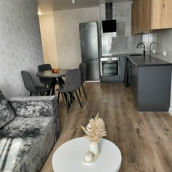 Продается 1-комнатная квартира, 42 м²