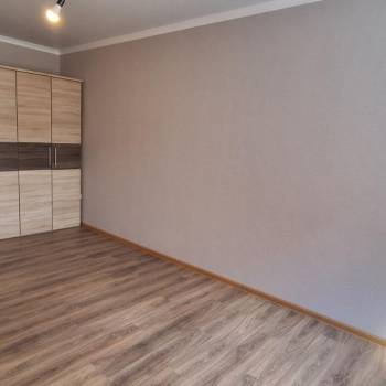 Продается 1-комнатная квартира, 37 м²