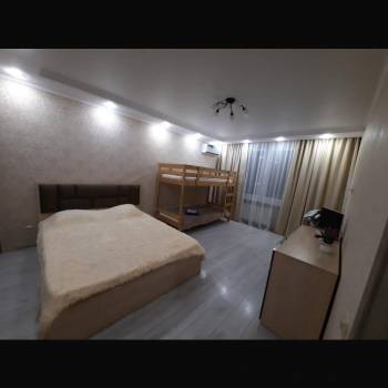 Продается 1-комнатная квартира, 42,5 м²