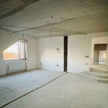 Продается 3-х комнатная квартира, 137,5 м²