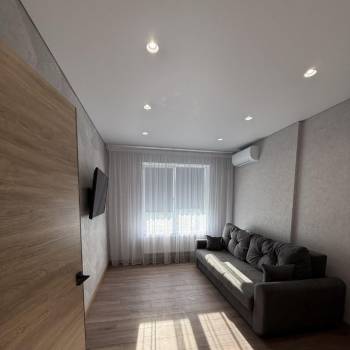 Сдается 1-комнатная квартира, 42 м²