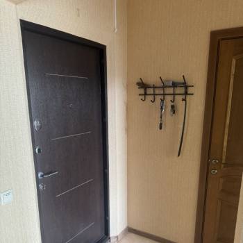 Продается 1-комнатная квартира, 37 м²