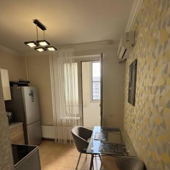 Продается 1-комнатная квартира, 37 м²