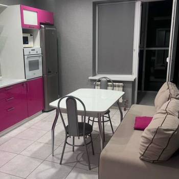 Продается 1-комнатная квартира, 54 м²