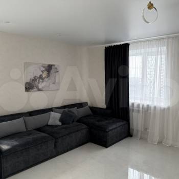 Продается 1-комнатная квартира, 49 м²