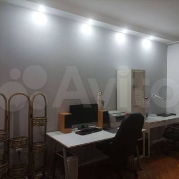 Продается Многокомнатная квартира, 100 м²