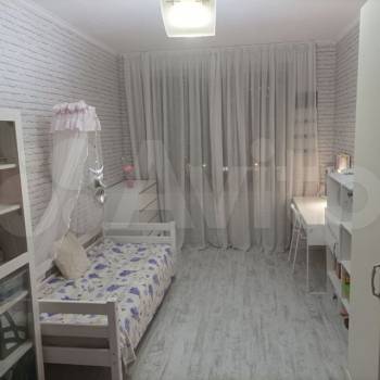 Продается Многокомнатная квартира, 100 м²