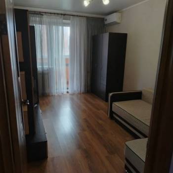 Продается 1-комнатная квартира, 37 м²