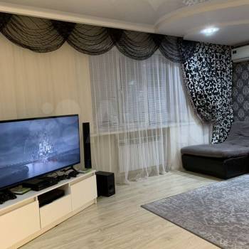 Продается Многокомнатная квартира, 102 м²